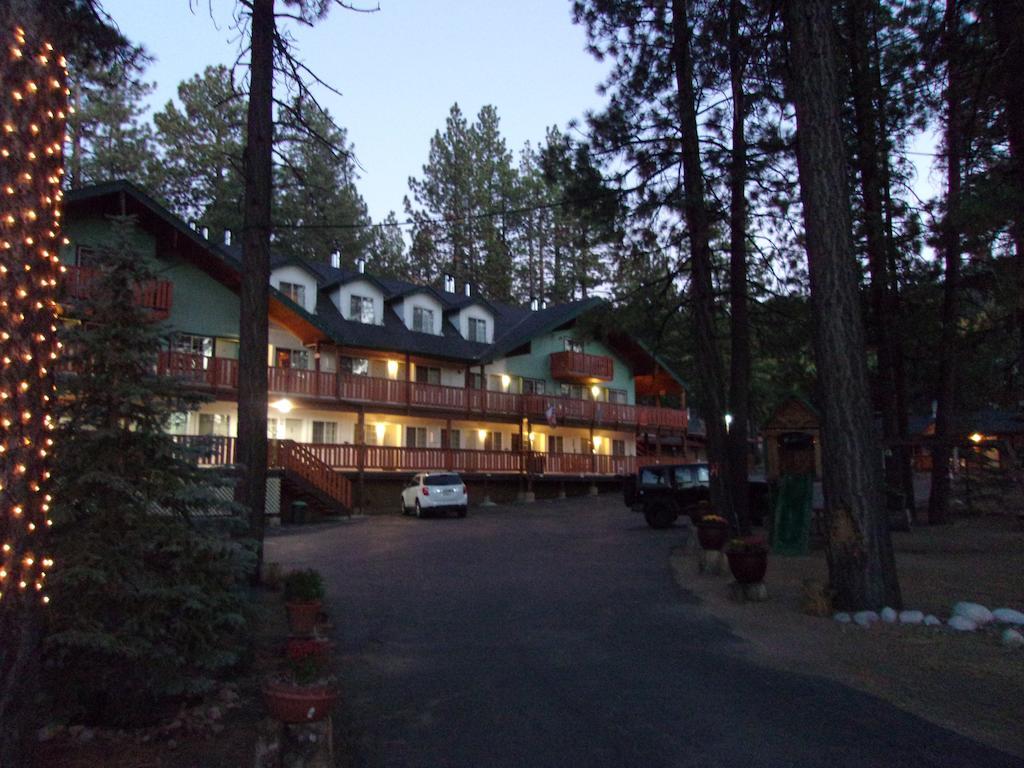 Honey Bear Lodge & Cabins Биг Бэар Лейк Экстерьер фото